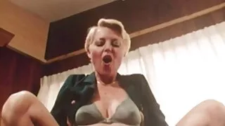 Meitene nāca uz dzīvokli, lai Melns Cilvēks seks video bezmaksas un pārgulēja ar viņu