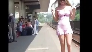 Blondīne deva mūziķi smagais seks viņa mēģinājumu laikā