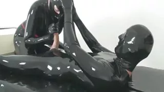 Skaisti mulatto ar Bruneti, sarkana seksa bezmaksas video apakšveļa ar Lesbiešu Seksu